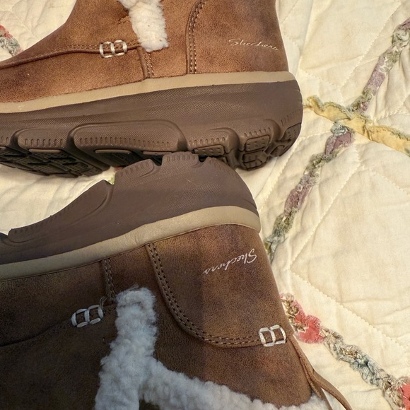 Skechers Brown Faux Fur Lined Boots - Picture 9 of 10